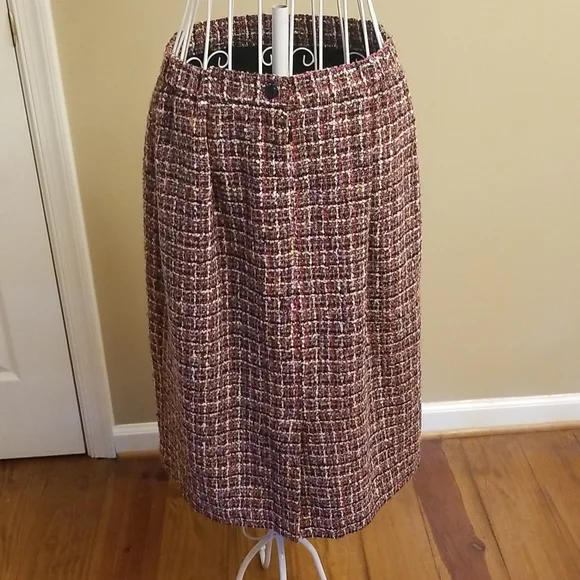 COMPLETELY CONFIDENT ❣️Lady's Image Delaware Tweed Suit, blazer and skirt - Picture 7 of 12